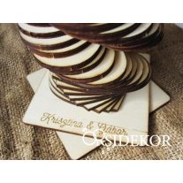 Egyedi vendégkönyv rúdra fűzhető fa szívecskékkel