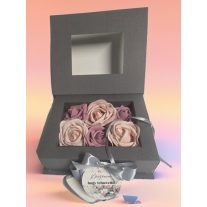 Szülőköszöntő virágbox örökrózsás