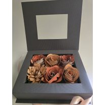 Szülőköszöntő virágbox örökrózsás