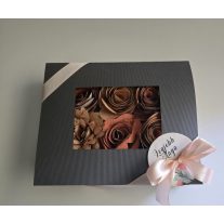 Szülőköszöntő virágbox örökrózsás