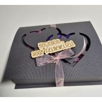 Szülőköszöntő virágbox örökrózsás