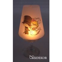 Figurás borospohár lámpaernyő