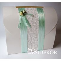   Nászajándékgyűjtő doboz/persely szalaggal, csipkével és virágdísszel