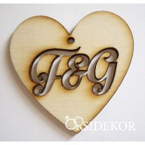 Kísérőcédula kivágott monogrammal