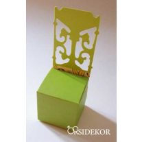 Köszönetajándék-doboz virágos mintával (lapra szerelve)