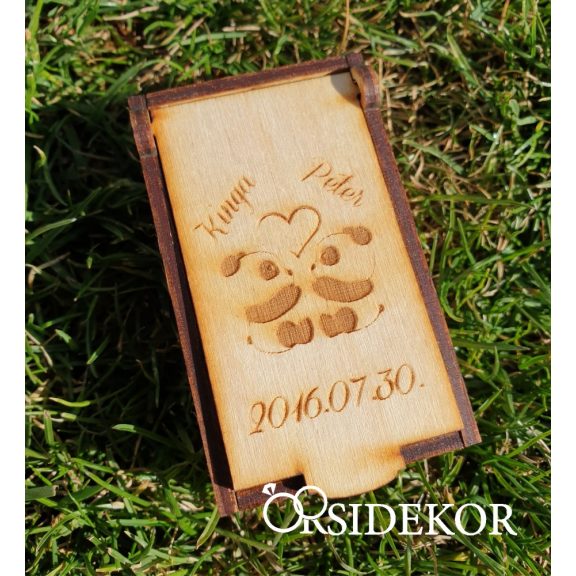 Mini Nyitható gyűrűtartó doboz fából, gravírozott mintával