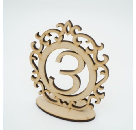 Indamintás asztalszám fából Indamintás asztalszám fából