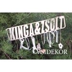 Névre szóló tábla esküvőre fából