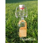 Csatos pálinkás üveg (üresen) kis fa akasztóval