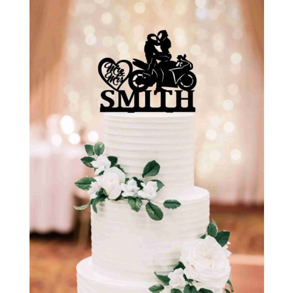 Egyedi motoros tortadísz esküvőre – felirattal