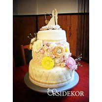 Horgászos tortadísz esküvőre fából