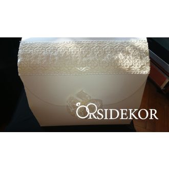   Nászajándékgyűjtő doboz/persely csipkével és szalaggal