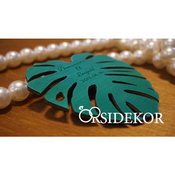 Greenery esküvői stílus köszönetajándék fából - levélforma