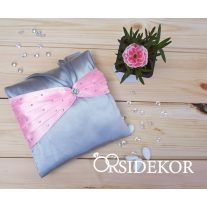 Gyűrűpárna aszimmetrikus szalaggal és strasszokkal 