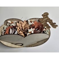 Szülőköszöntő szíves fa dobozban megszemélysítve