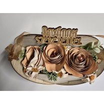 Szülőköszöntő szíves fa dobozban megszemélysítve