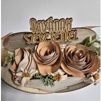 Szülőköszöntő szíves fa dobozban megszemélysítve