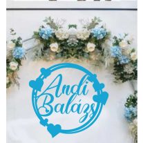 Esküvői hátfal dekoráció névvel köralakú