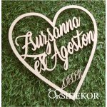 Fa szív névvel, esküvői hátfal dekoráció