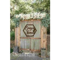 Esküvői hátfal dekoráció névvel sokszög alakú