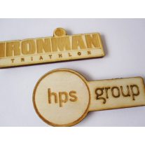 Hűtőmágnes forma vágott