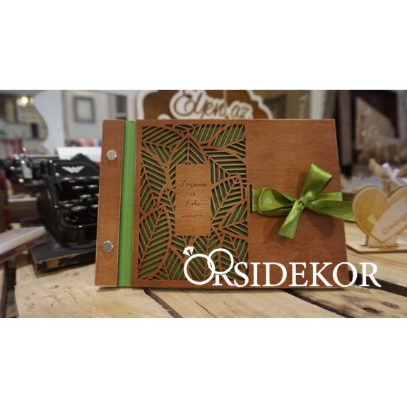 Fa vendégkönyv modern levél mintával