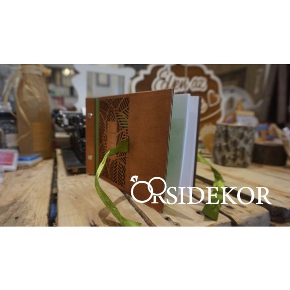 Fa vendégkönyv modern levél mintával