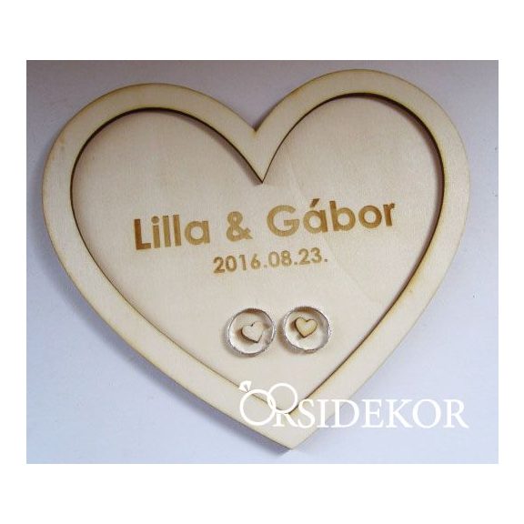 Egyedi fa gyűrűhordozó szív