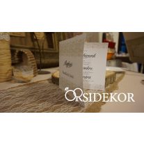 Csipkés esküvői meghívó masnival átkötve