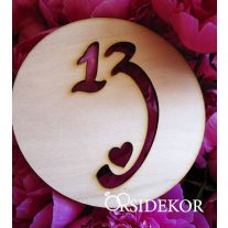 Asztalszám fából, kör