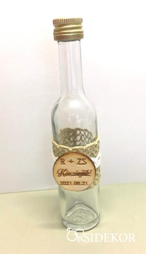 Pálinkás üveg (üresen) egyedi fa díszítéssel