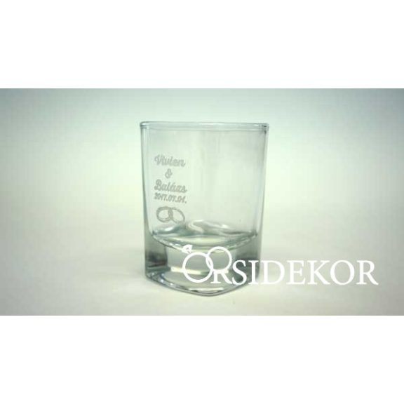 Röviditalos pohár gravírozva, felespohár