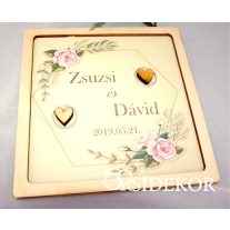 Egyedi fa gyűrűhordozó