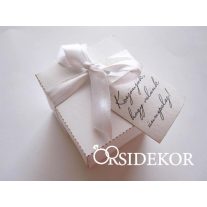   Fehér köszönetajándék doboz szalaggal és ajándékkísérővel