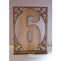 Asztalszám fából, cirádás