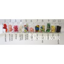 Üvegcse parafadugóval és egyedi címkével