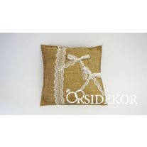 Juta gyűrűpárna csipkével és masnival