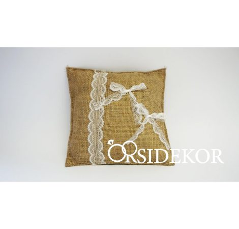 Juta gyűrűpárna csipkével és masnival Juta gyűrűpárna csipkével és masnival