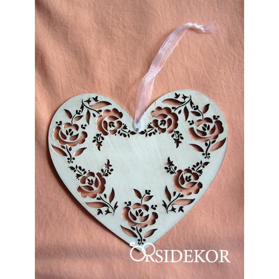 Magyar áttört mintás szív fából, kicsi