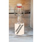 Csatos pálinkás üveg (üresen) matricával díszítve