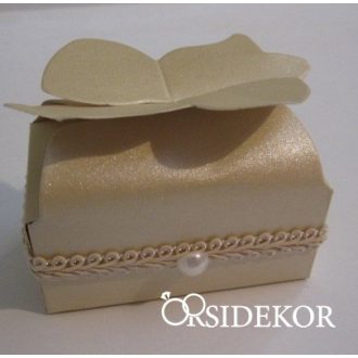   Köszönetajándék-doboz cukrozott mandulával, csokiszívvel