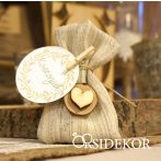 Vászon zsákocska cukrozott mandulával, csokiszívvel