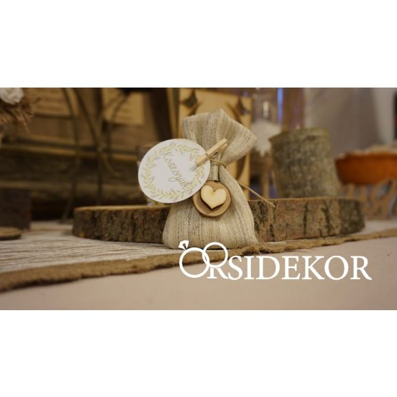 Vászon zsákocska cukrozott mandulával, csokiszívvel
