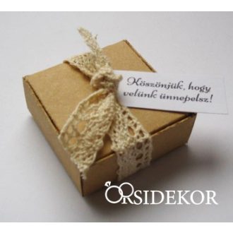 Köszönetajándék-doboz vintage stílusban