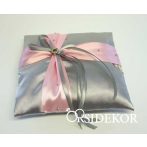 Ezüst gyűrűpárna szalaggal és strasszokkal