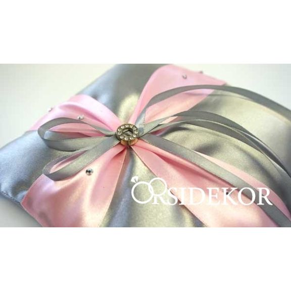 Ezüst gyűrűpárna szalaggal és strasszokkal