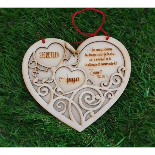 Szülőköszöntő szív , köszöntő tábla
