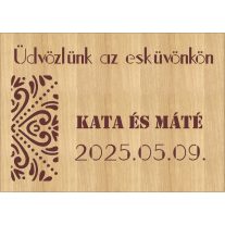   Fa Esküvői Üdvözlő Tábla – Személyre Szabott Dekoráció