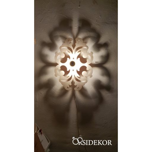 Elegáns indamintás árnyékvető fali lámpatest fából