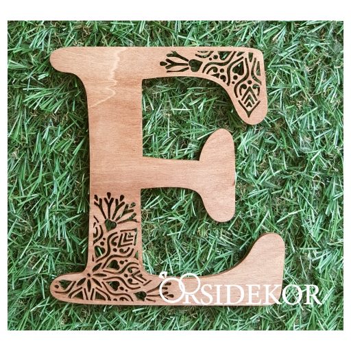 Áttört mintás fa monogram